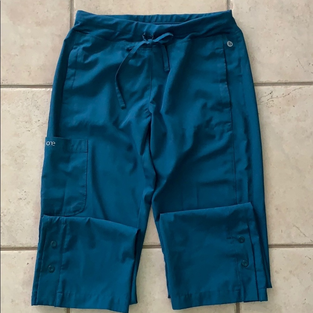 Barco one scrub bottom